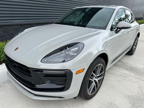 2025 Porsche Macan T