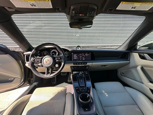 2020 Porsche 911 Carrera