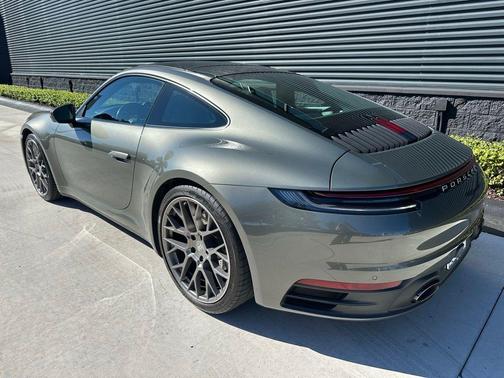 2020 Porsche 911 Carrera