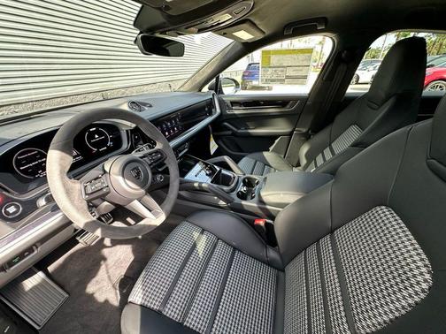 2026 Porsche Cayenne Turbo