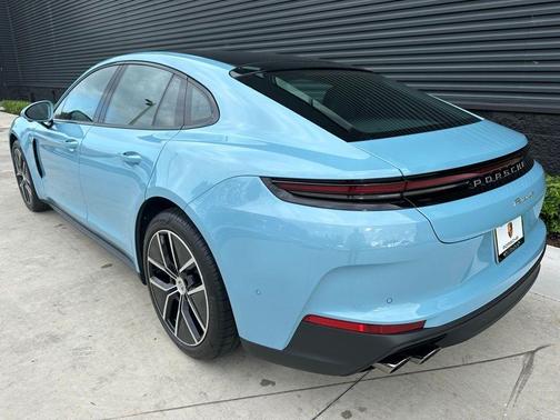 2025 Porsche Panamera Base