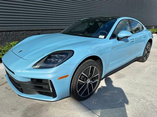 2025 Porsche Panamera Base