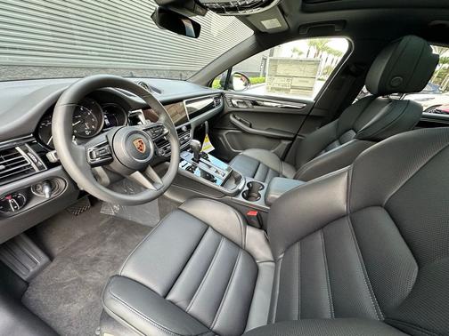 Volcano Grey Metallic 2026 Porsche Macan
