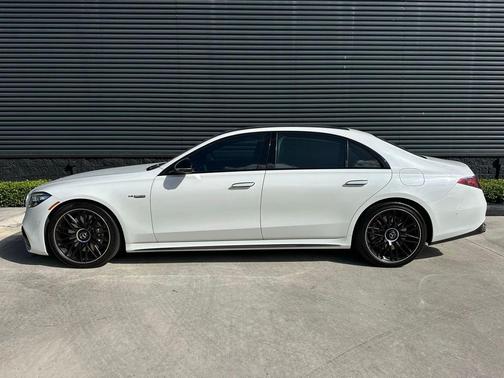 Moonlight White 2024 Mercedes-Benz AMG S 63 E Base