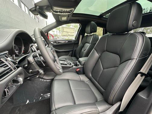 2026 Porsche Macan T