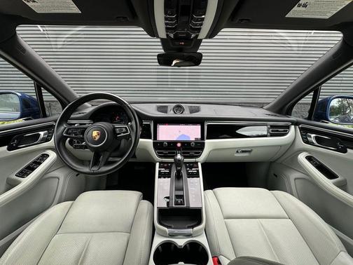 2022 Porsche Macan Base