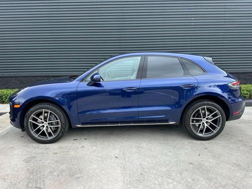 2022 Porsche Macan Base