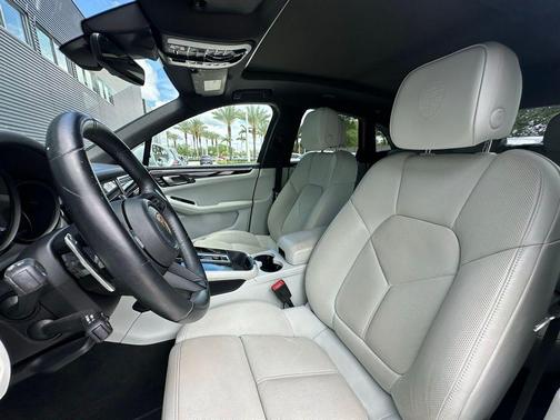 2023 Porsche Macan S