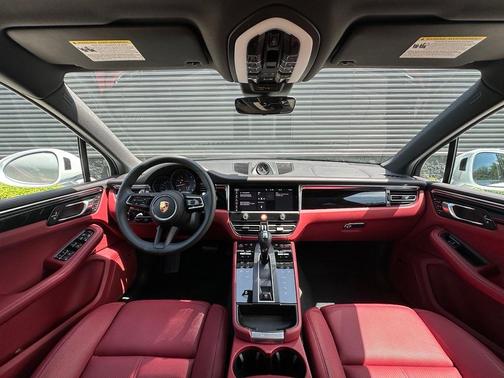 Carrara White Metallic 2026 Porsche Macan Base