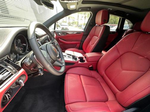 Carrara White Metallic 2026 Porsche Macan Base