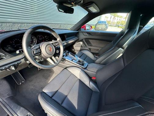 2024 Porsche 911 Carrera GTS