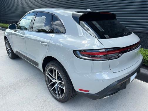 Chalk 2026 Porsche Macan Base