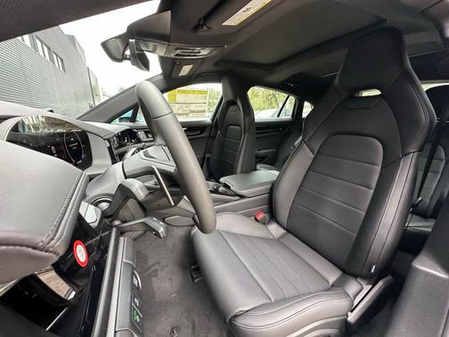 Frozen Blue 2026 Porsche Panamera 4