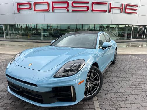 Frozen Blue 2026 Porsche Panamera 4