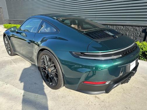 2025 Porsche 911 Carrera GTS