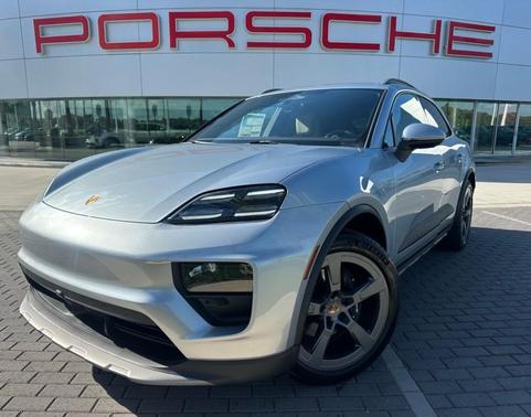 Dolomite Silver Metallic 2026 Porsche Macan Base