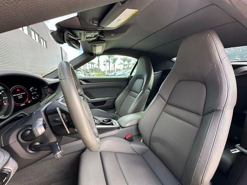 2020 Porsche 911 Carrera