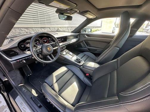 2022 Porsche 911 Carrera S