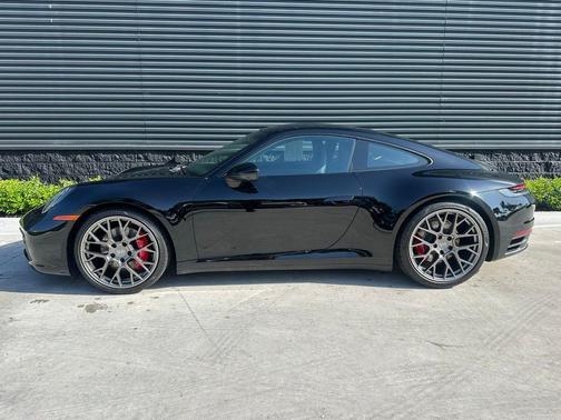 2022 Porsche 911 Carrera S