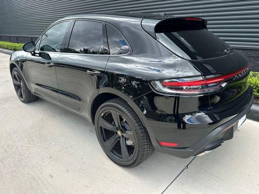 2023 Porsche Macan 