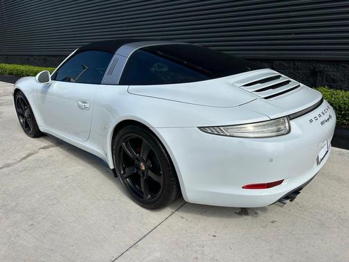 Carrara White Metallic 2015 Porsche 911 Targa 4S