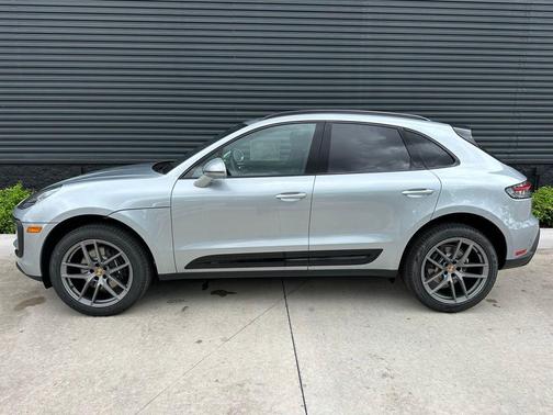 2025 Porsche Macan T