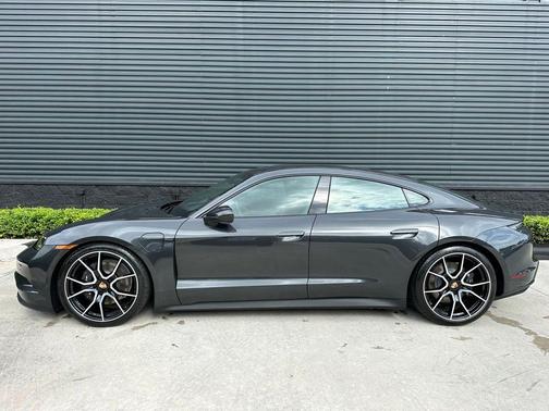 2025 Porsche Taycan 4