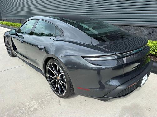 2025 Porsche Taycan 4