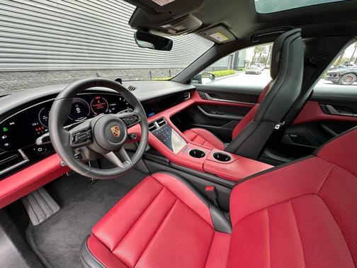 2025 Porsche Taycan 4