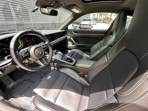 Ice 2024 Porsche 911 Carrera 4