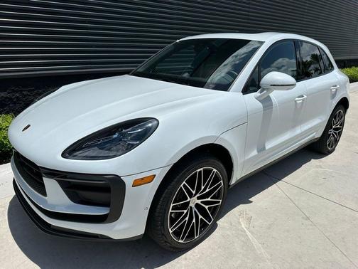 2025 Porsche Macan T