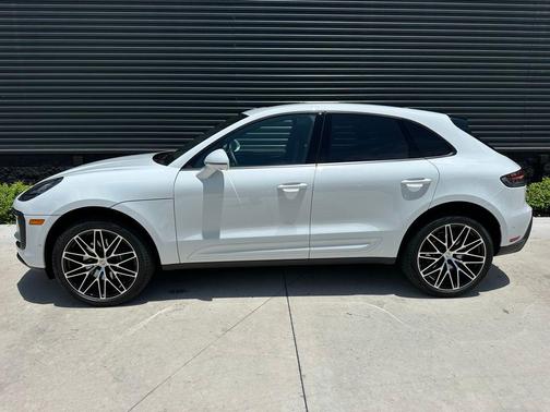 2025 Porsche Macan T