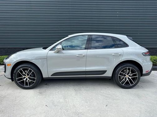 2026 Porsche Macan Base