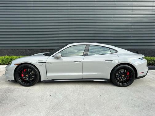 2025 Porsche Taycan 4S