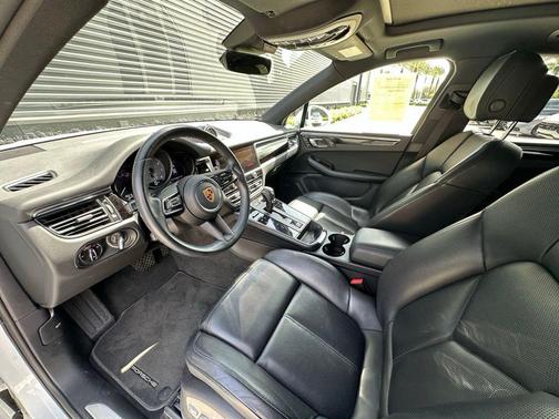 2023 Porsche Macan S