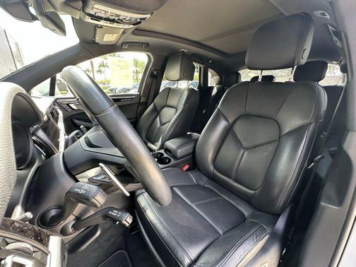 2023 Porsche Macan S