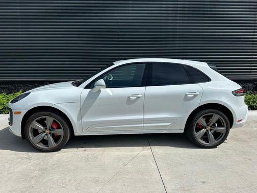 2023 Porsche Macan S