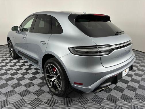 Dolomite Silver Metallic 2026 Porsche Macan S