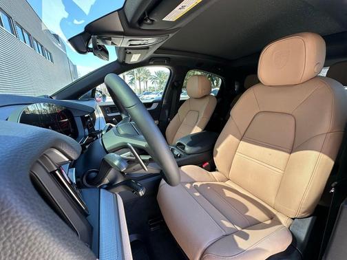 2026 Porsche Cayenne AWD