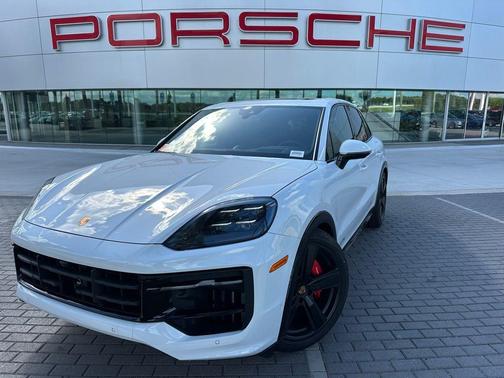 2025 Porsche Cayenne GTS