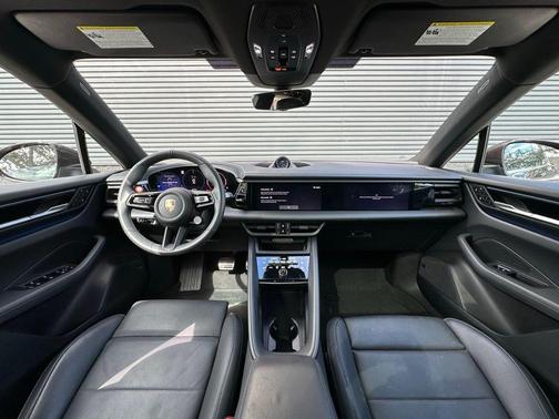 2025 Porsche Macan 4