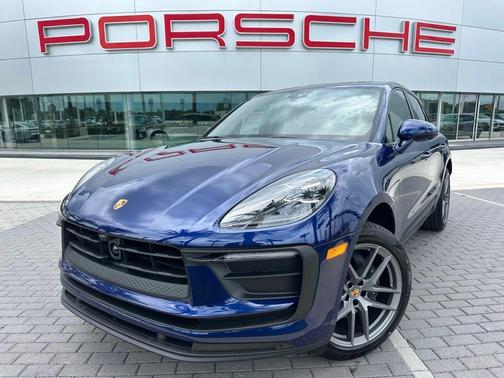 Gentian Blue Metallic 2026 Porsche Macan Base