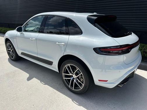 Carrara White Metallic 2026 Porsche Macan Base