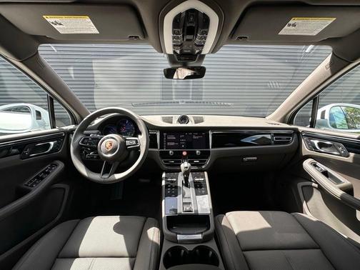 Carrara White Metallic 2026 Porsche Macan Base