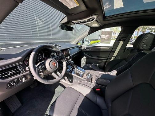 2025 Porsche Macan GTS