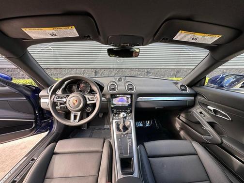 2025 Porsche 718 Cayman 