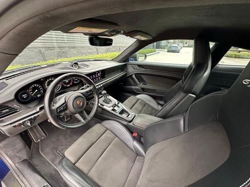 Gentian Blue Metallic 2022 Porsche 911 GT3