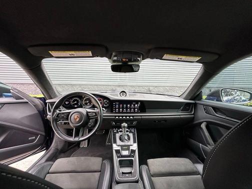 Gentian Blue Metallic 2022 Porsche 911 GT3