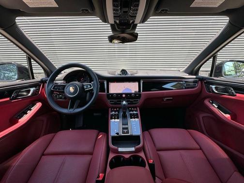 Jet Black Metallic 2026 Porsche Macan Base