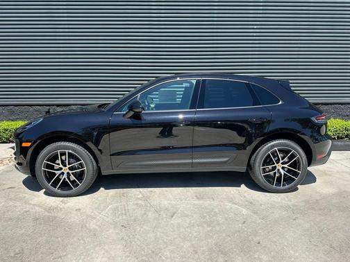 Jet Black Metallic 2026 Porsche Macan Base